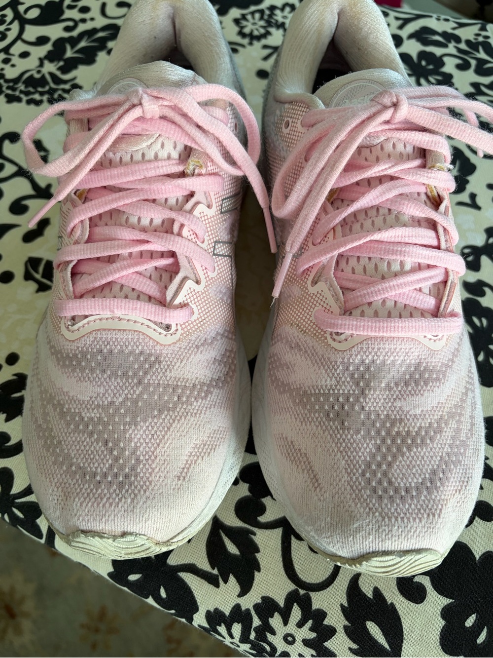 ASICS Gel Nimbus 23. Pink Salt. 9.5 - Picture 3 of 9